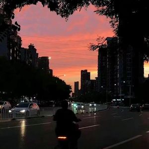 雪白丰满的肉体BBW
